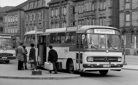 Mercedes-Benz O 302 - modellbus.info