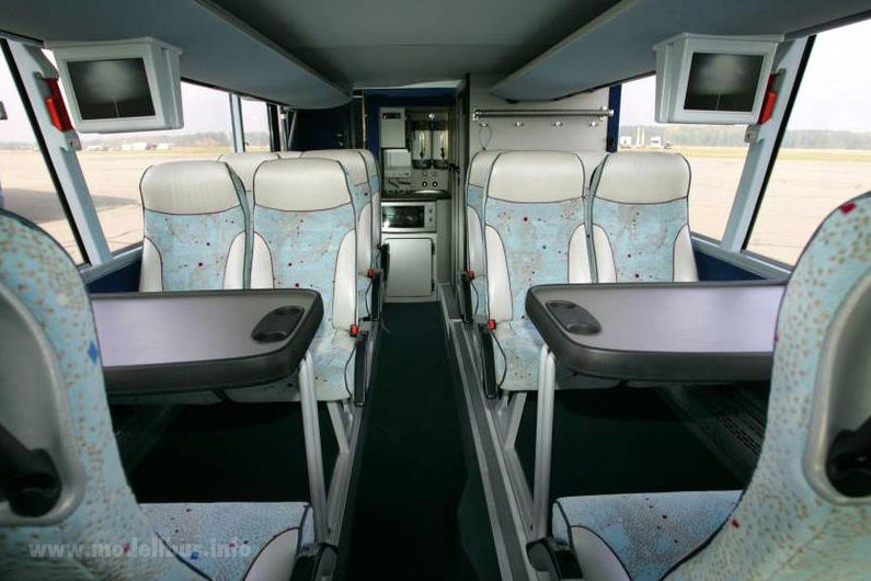 Neoplan Skyliner 2003 Unterdeck modellbus info