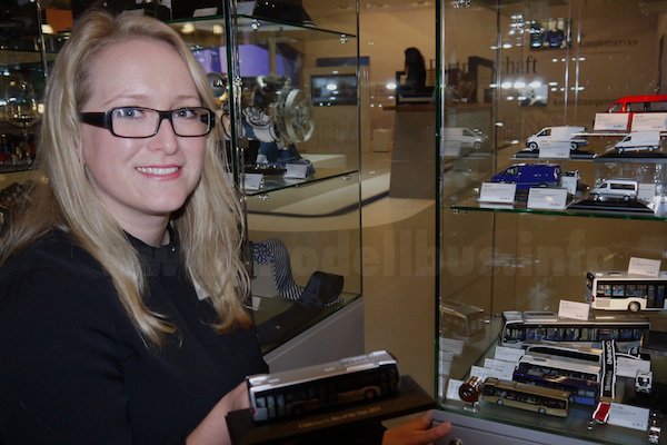 Mercedes-Benz Shop IAA 2012 modellbus info