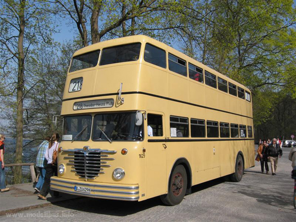 Bssing D2U modellbus.info