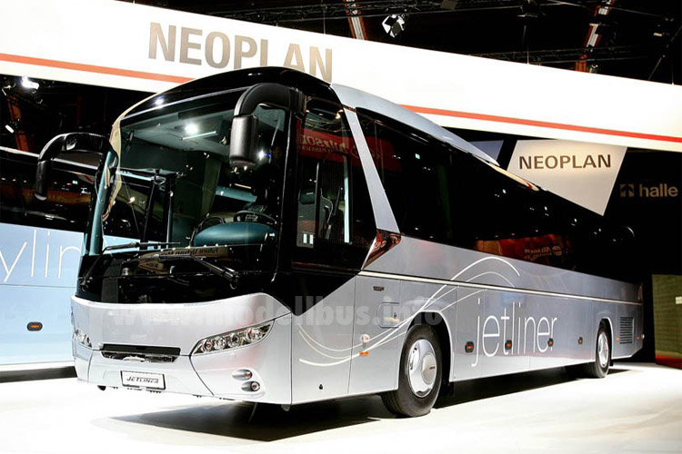 Neoplan Jetliner Euro VI Kortrijk 2013 modellbus.info