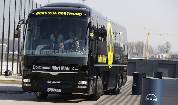 MAN Lions Coach L BVB Dortmund 2014 - modellbus.info