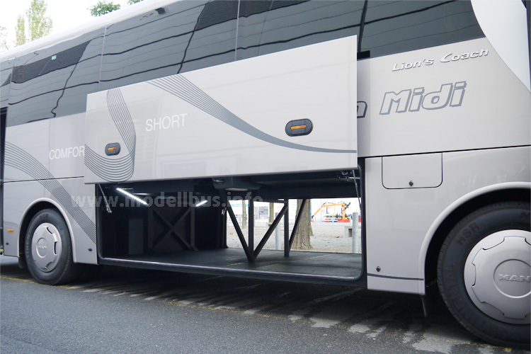MAN Lions Coach Midi IAA 2014 - modellbus.info