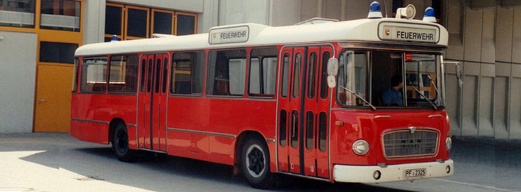 Metrobus 750 HO M 11 A Feuerwehr Pforzheim - modellbus.info