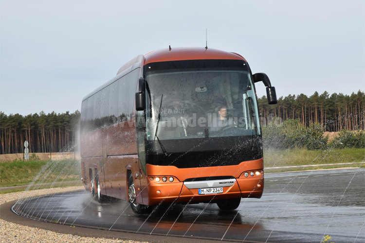 Neoplan Tourliner 2+1 (C) Böhnke - modellbus.info