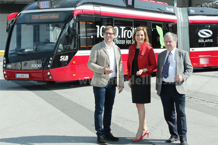 Übergabe Solaris Trollino 18 Metrostyle Salzburg - modellbus.info