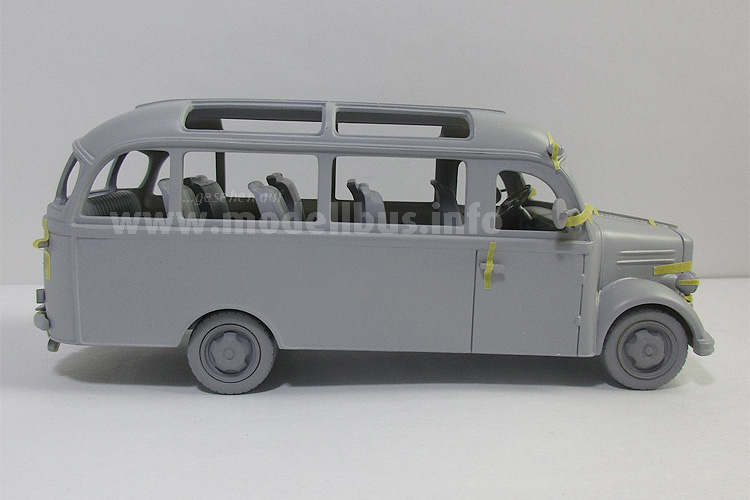 Borgward B 1500 D Pollmann Mastab 1/43,4 - modellbus.info