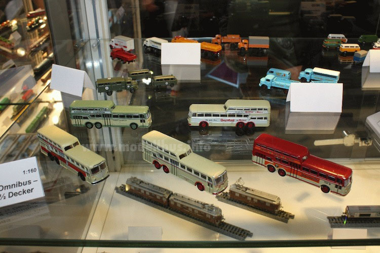 Bssing Ludewig Anderthalbdecker - modellbus.info