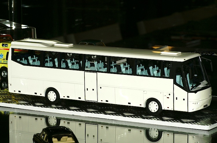 NeoScale Bova Futura FDH127 modellbus info