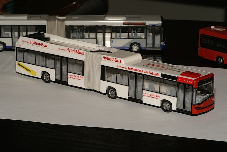 VK Solaris Urbino 18 Hybrid modellbus info