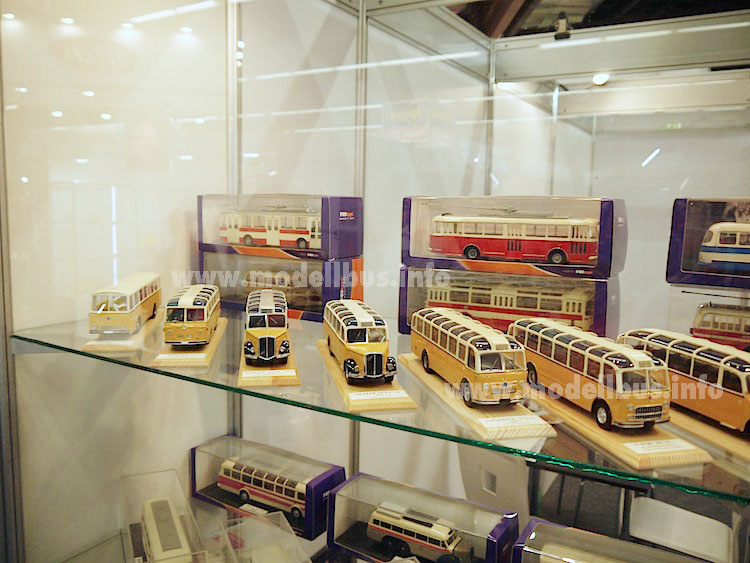 Modellbusse FOXtoys modellbus.info