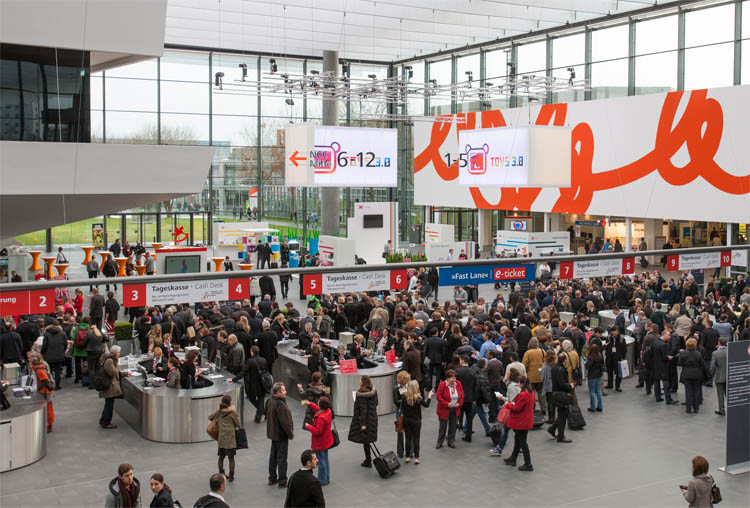 Spielwarenmesse 2013 modellbus.info