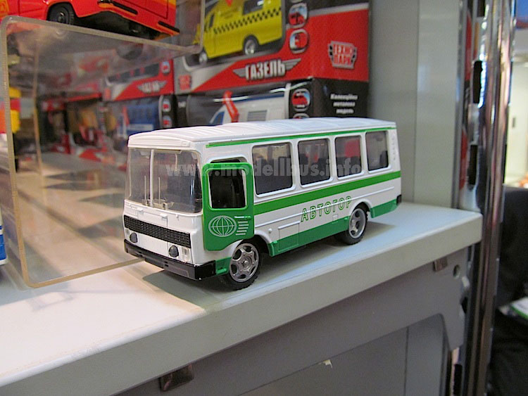 PAZ Midibus Technopark modellbus.info